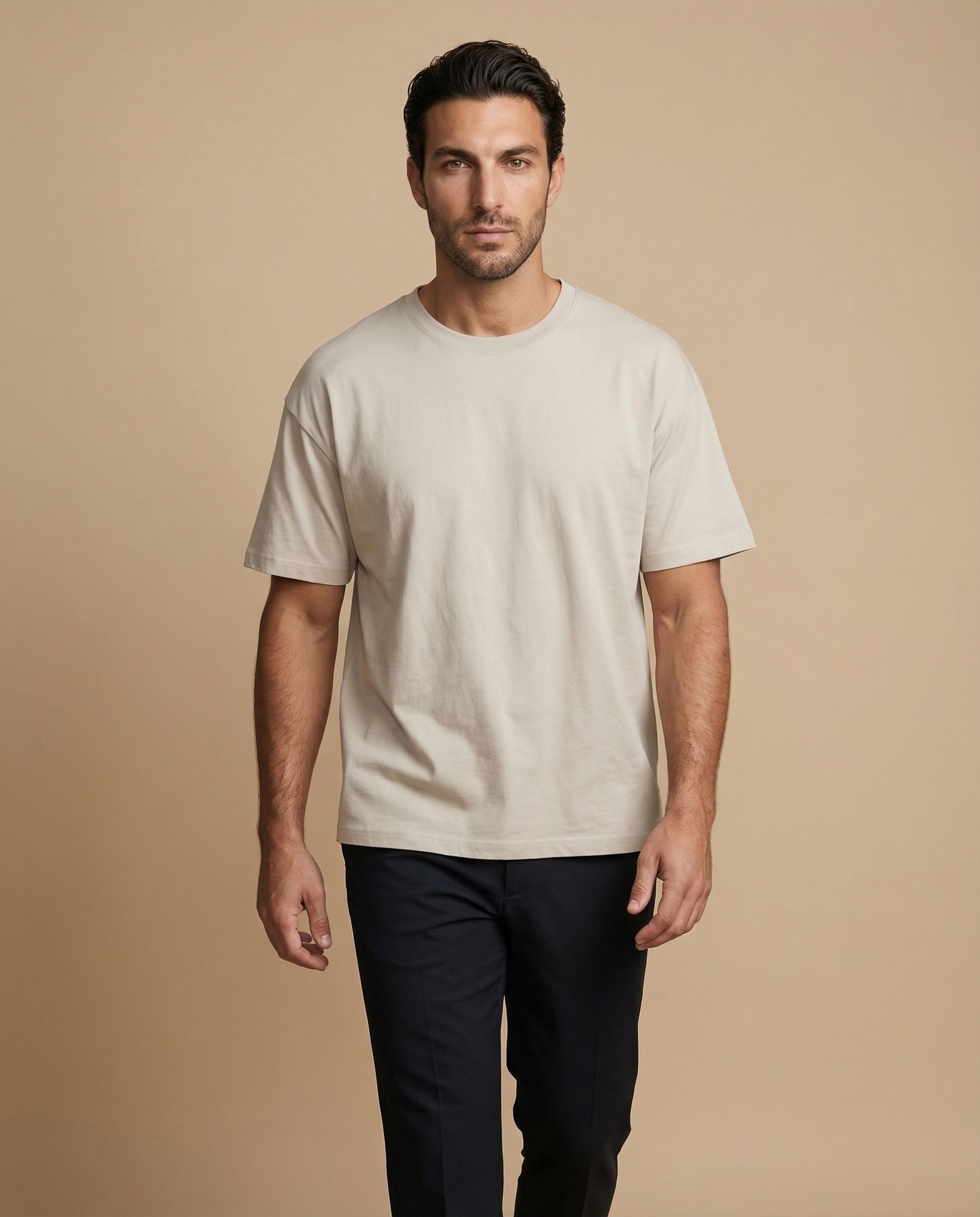 Aurulu men's oversized imprint tee made of print material, featuring a relaxed fit and bold graphic design.