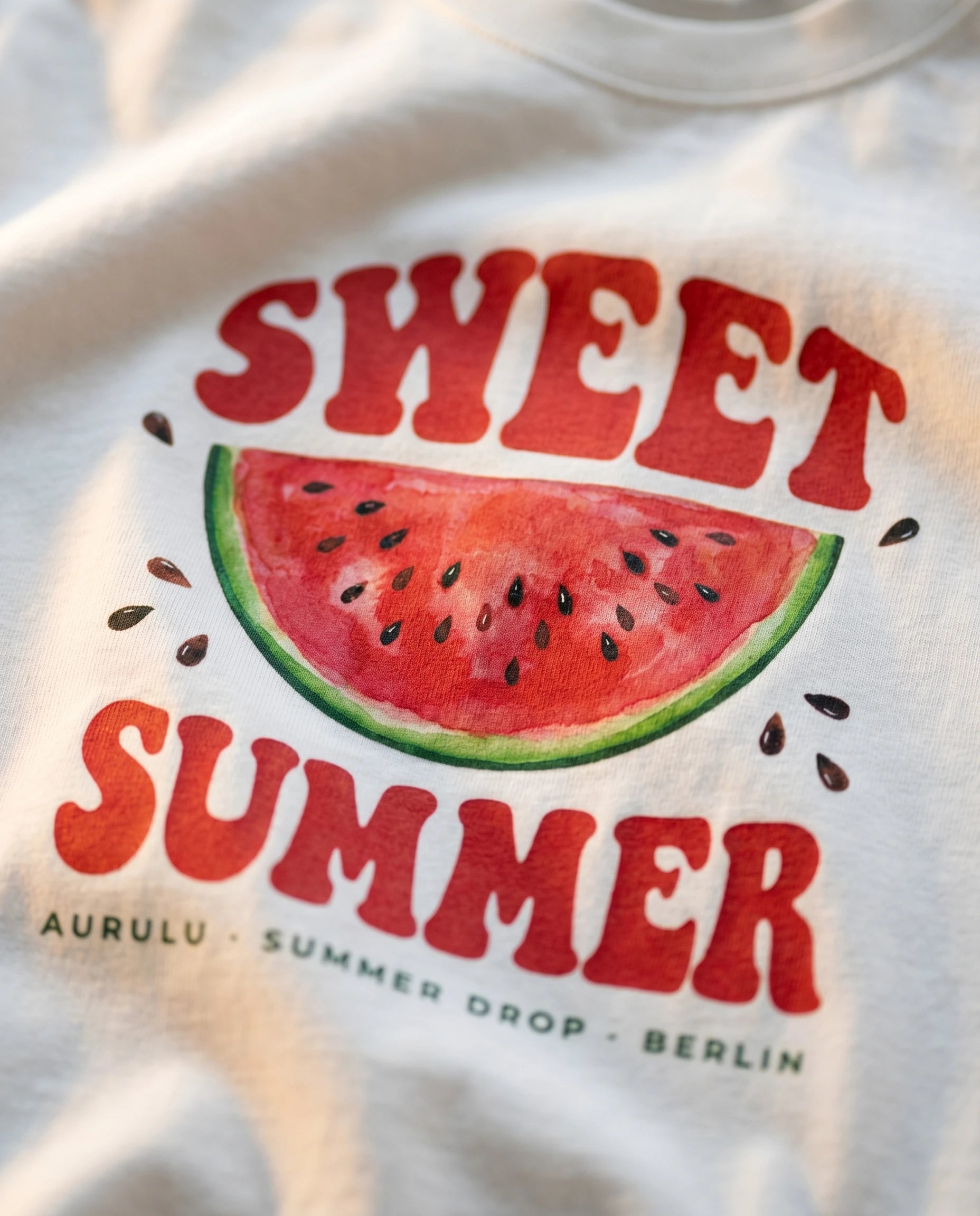 Sweet Summer women's oversized tee with colorful print from aurulu, casual fit and soft fabric for a relaxed summer look.